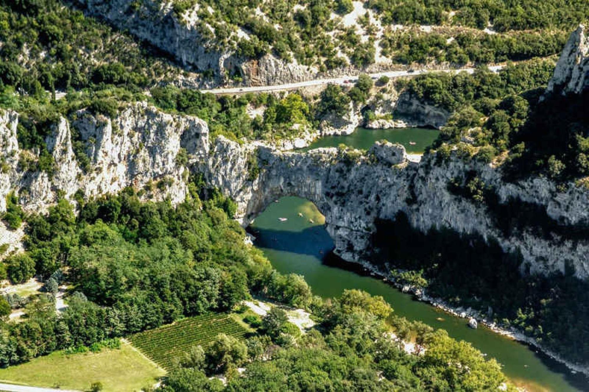 2 Chambres Evasion Ardechoise Villeneuve-de-Berg Εξωτερικό φωτογραφία